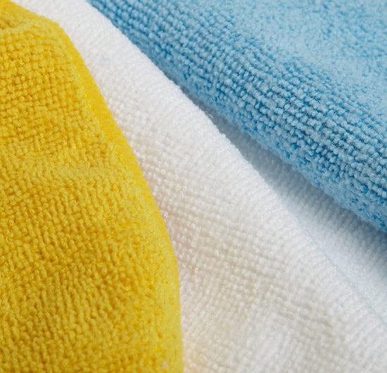 Amazon Basics towel — microfiber cleaning cloths in solid rectangular shape