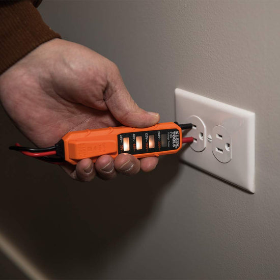 Electric circuit testing device — Klein Tools MM320KIT multimeter test kit with case and batteries