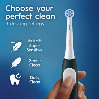 Oral-B iO Series 2 rechargeable electric toothbrush - Starter kit included.