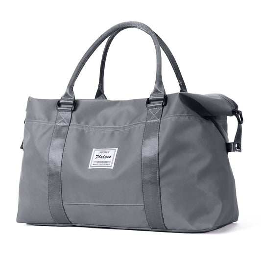 Travel duffel bag with wet pocket for overnight trips