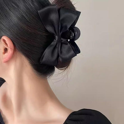 Hair clip — large claw design for strong hold on thick and thin hair