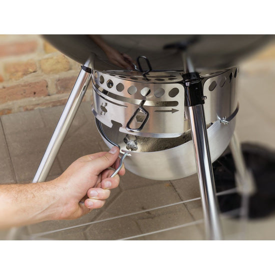 Barbecue grill — Weber 22-inch original kettle premium charcoal model in black