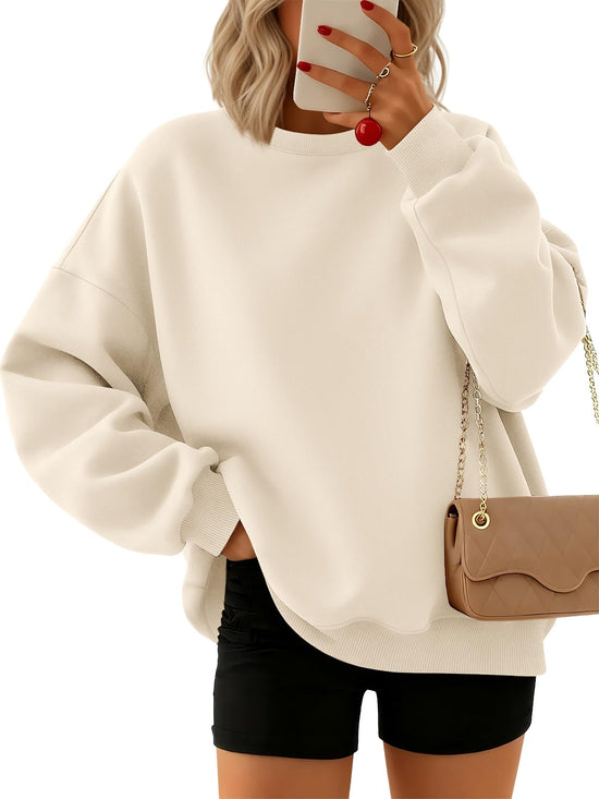 Sweatshirt — Trendy oversized crewneck for women in fall and winter styles 2026 fashion