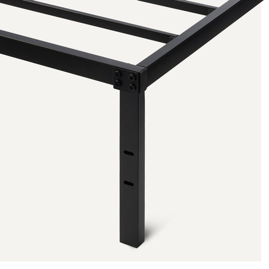 Bed frame — Tool-free assembly with sturdy steel construction