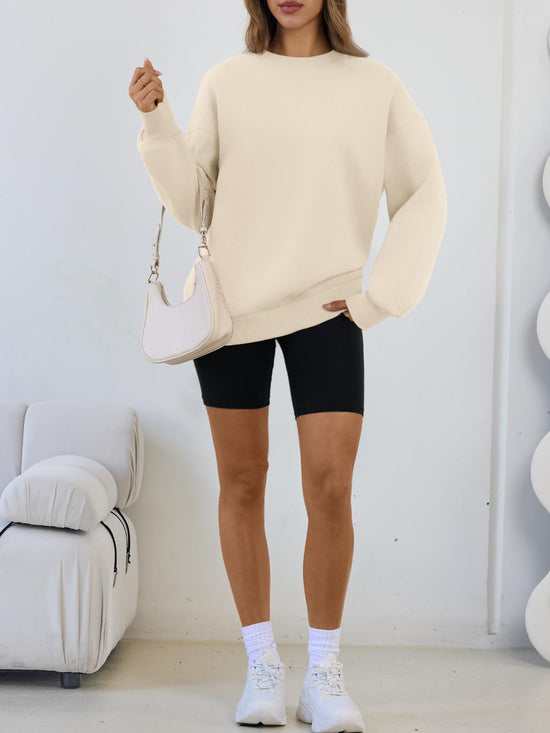 Sweatshirt — Trendy oversized crewneck for women in fall and winter styles 2026 fashion