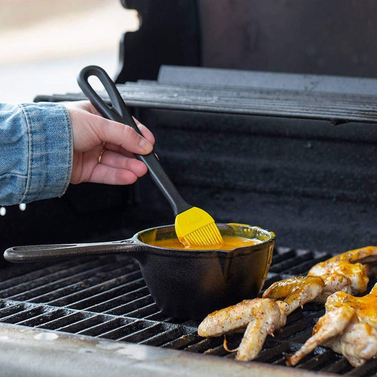 Lodge Cast Iron melting pot with silicone brush, 15.2 oz, black