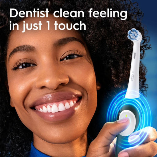 Oral-B iO Series 2 rechargeable electric toothbrush - Starter kit included.