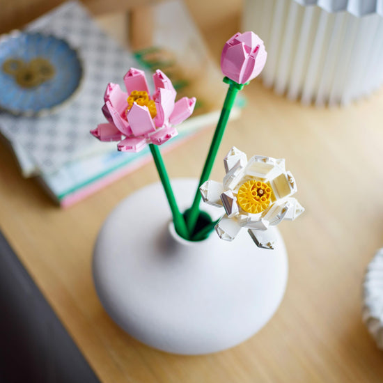 LEGO building blocks - Lotus flower design for home decor and kids ages 8+ 40647