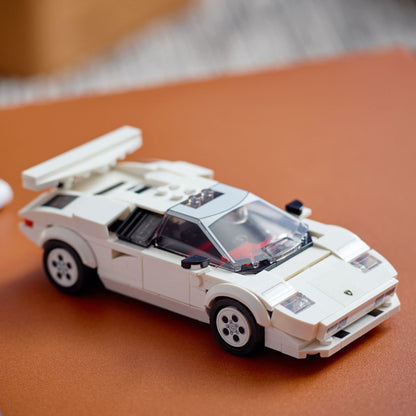 Lego Speed Champions Lamborghini Countach model - includes racing driver minifigure