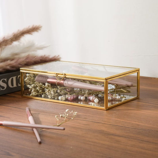 Storage box — Vintage glass design with hinged lid and mirrored bottom