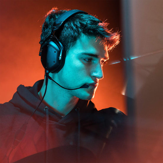 V-Moda Boom Pro microphone — professional quality sound delivery.V-Moda Boom Pro microphone — enhanced audio for gaming and streaming.