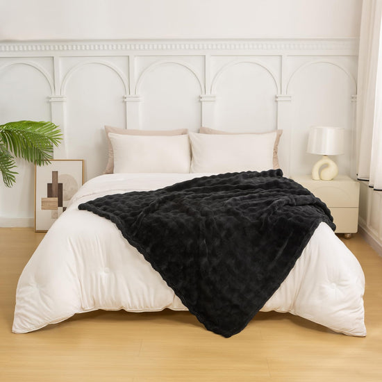 YUSOKI bubble throw blanket - 3D design, 5lb, for home decoration and all ages.