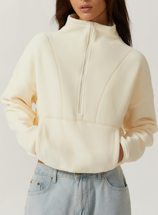 QINSEN sweatshirt — Half zip fleece pullover with mock neck and long sleeves