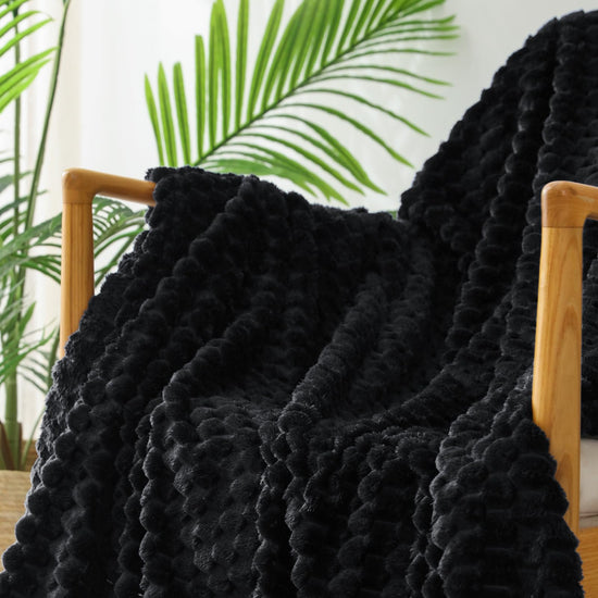 Exclusivo extra large soft fleece throw blanket - 3D clouds jacquard design