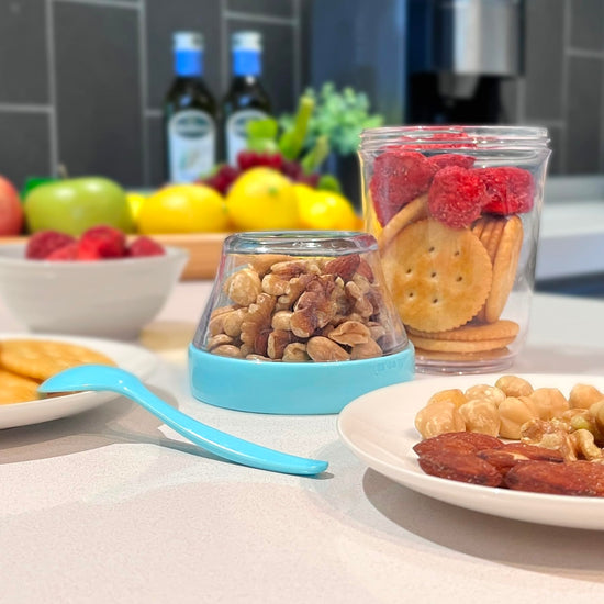 Felli food storage container with lid compartment for overnight oats