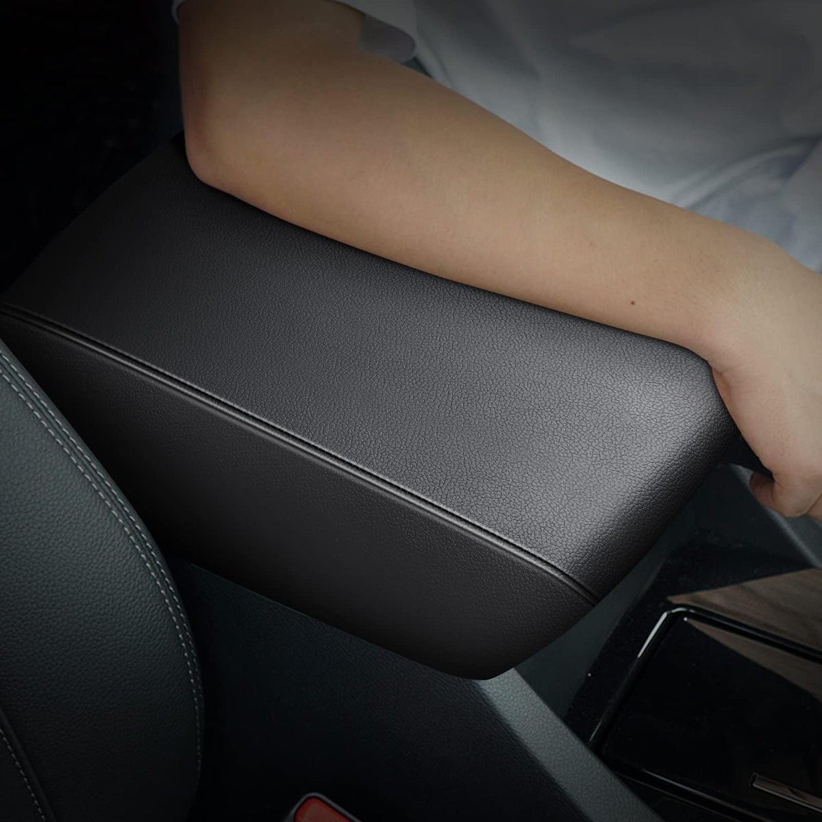 AOMSAZTO console covers — Leather black with black stitches for Mazda CX5 2017-2022