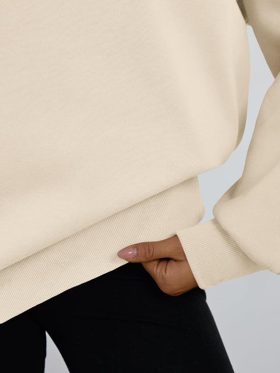 Sweatshirt — Trendy oversized crewneck for women in fall and winter styles 2026 fashion