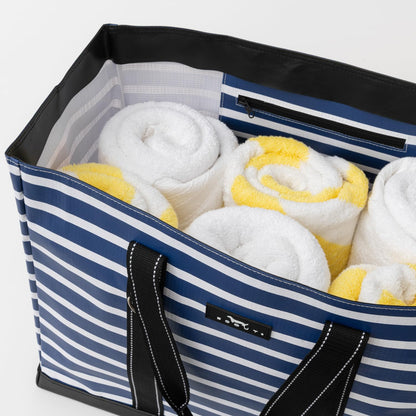 SCOUT Original Deano Tote — Durable and lightweight design with zip pocket