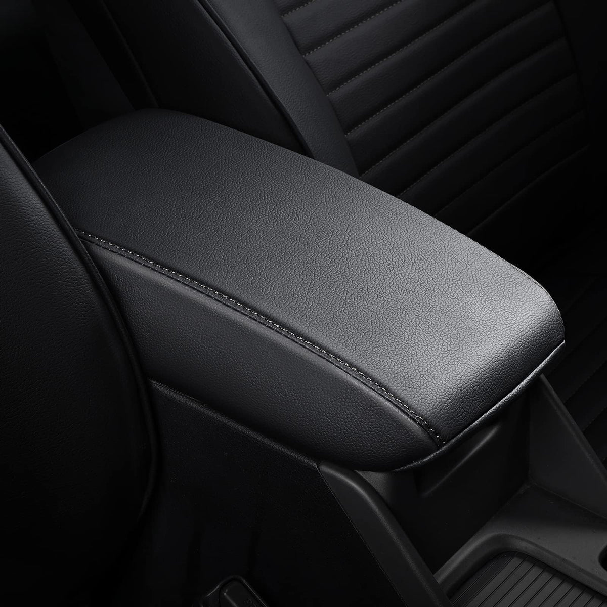 AOMSAZTO armrest cover — black for 2018-2024 Audi Q5