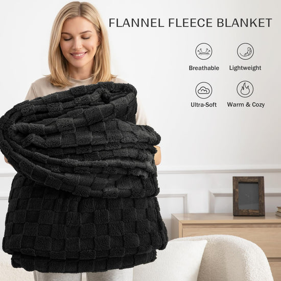 Exclusivo Mezcla fleece throw blanket — super soft 3D checkered jacquard design