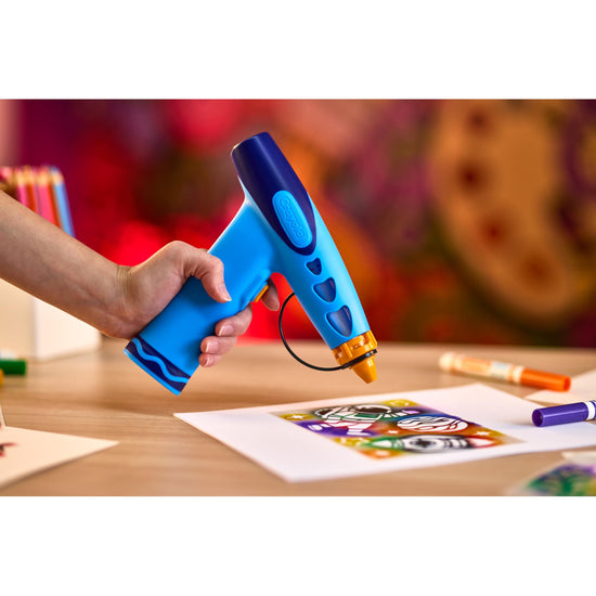 Crayola art craft kit — battery-powered airbrush sprayer with washable markers and stencils