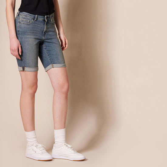 Shorts — Mid-rise stretchy slim fit denim with pockets by Amazon Essentials