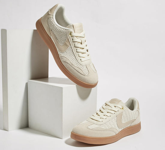 Lucky Step women's retro sneakers — classic casual walking shoes with non-slip comfort