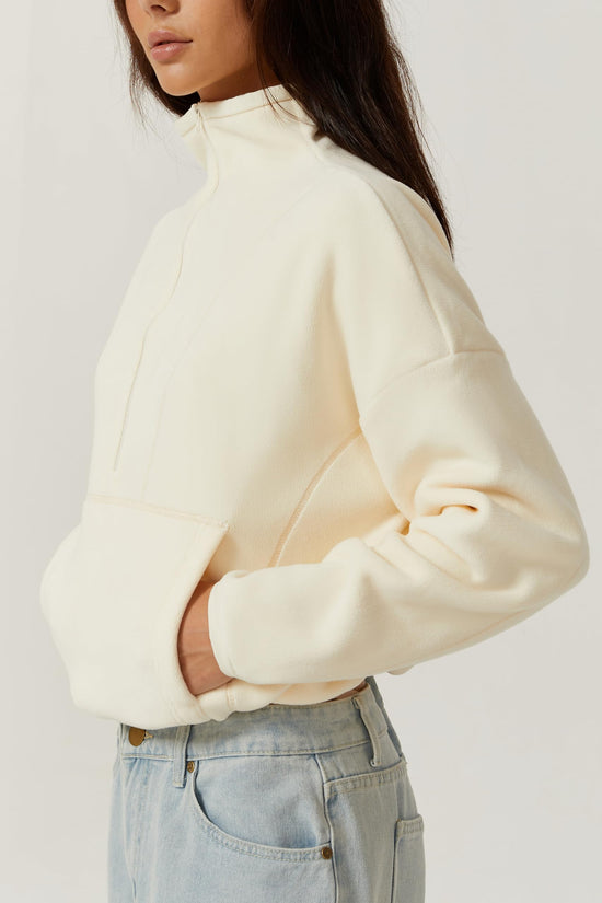 QINSEN sweatshirt — Half zip fleece pullover with mock neck and long sleeves