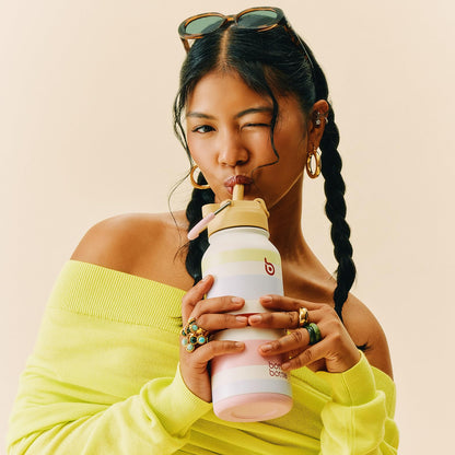 Bottle 32oz insulated water bottle with straw and dual-use lid design for gym with pill box