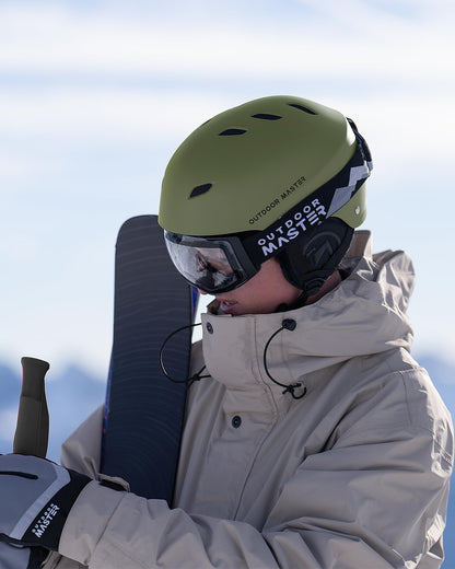 OutdoorMaster ski helmet — versatile for men, women and youth