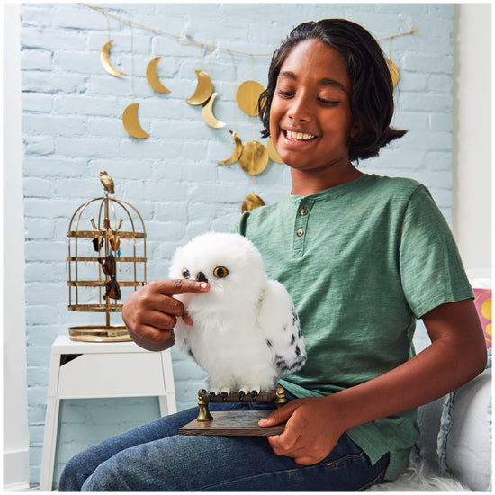 Wizarding World Harry Potter Hedwig interactive owl with sounds and movements toy figure
