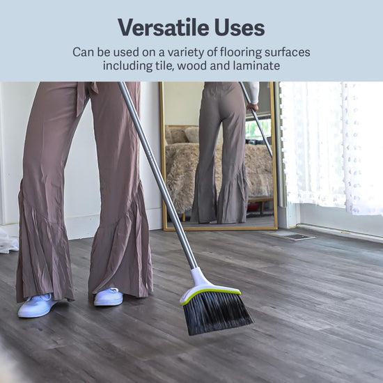 Casabella broom with angled dustpan