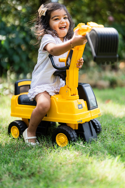 Ride on toy — Caterpillar excavator with rotating bucket and storage for kids