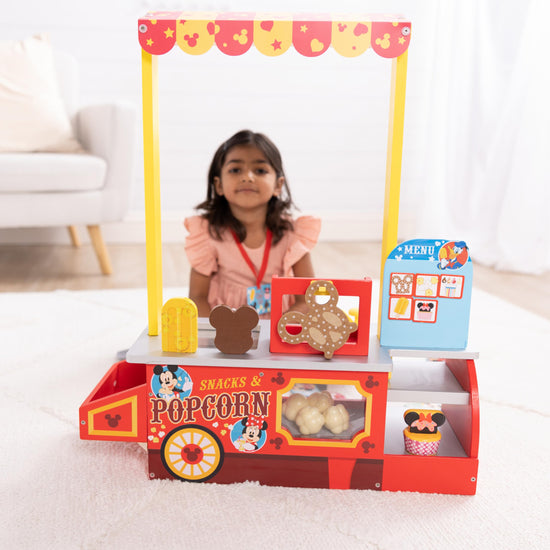 Melissa & Doug pretend play food counter – 33 pieces with FSC-certified materials