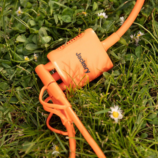Jackery solar panel — connector for Explorer power station and SolarSaga 200W panel