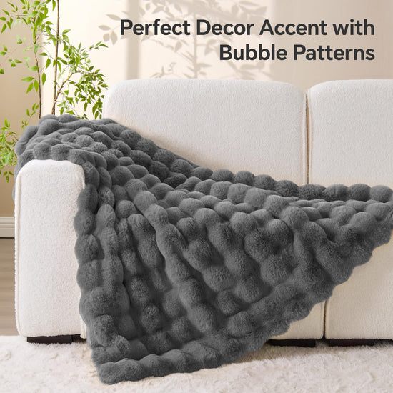 Faux fur blanket — Bubble design by Bedelite