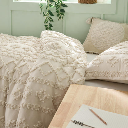 Bedsure bedding set — Tufted boho comforter with vintage embroidery