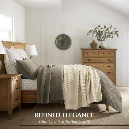 Blanket — Chunky chenille design by Evergracehome