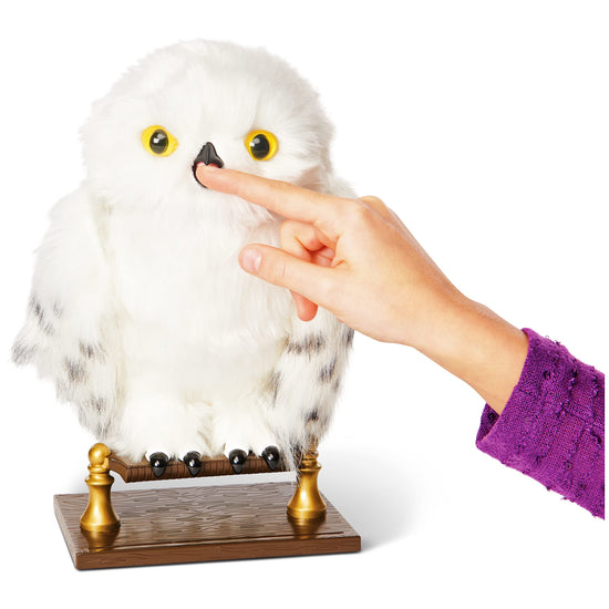 Wizarding World Harry Potter Hedwig interactive owl with sounds and movements toy figure