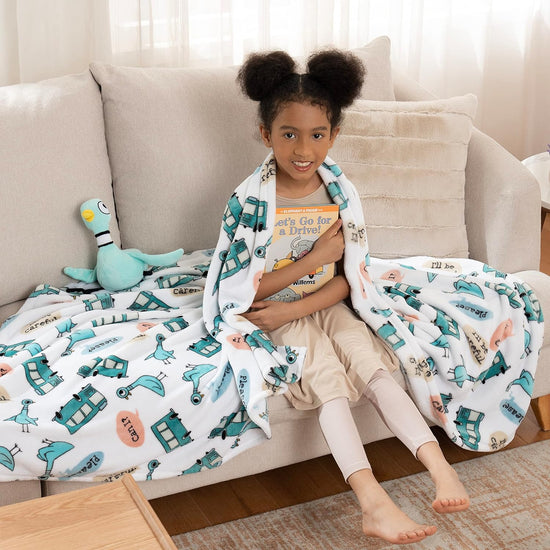 Peanuts & Mo & LBT kids throw blanket — cozy design for comfort and warmthPeanuts & Mo & LBT kids blanket — cozy design for comfort and warmth