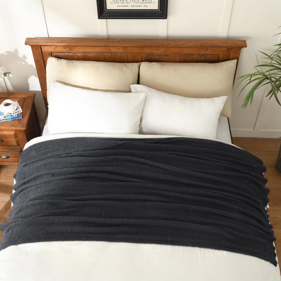 Plush fleece throw blanket - soft and fuzzy for bed or couch 50x70 inches