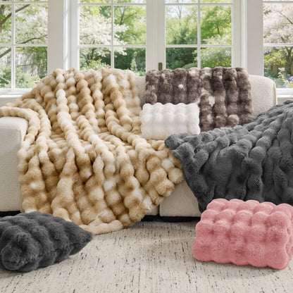 Faux fur blanket — Bubble design by Bedelite