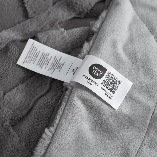 Faux fur throw blanket — Cozy soft plush design for winter warmth and comfort