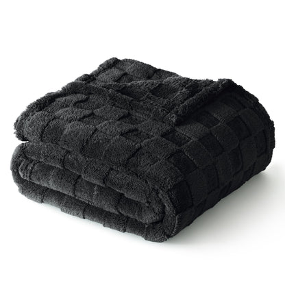 Exclusivo Mezcla fleece throw blanket — super soft 3D checkered jacquard design