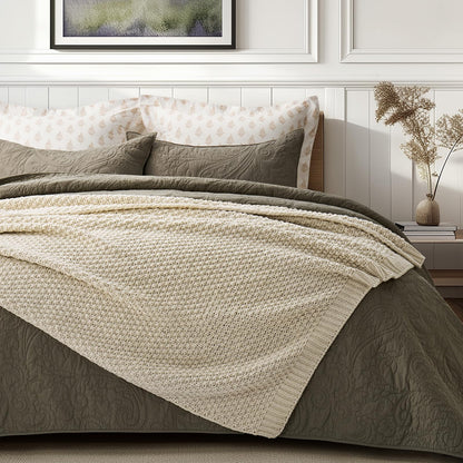 Blanket — Chunky chenille design by Evergracehome