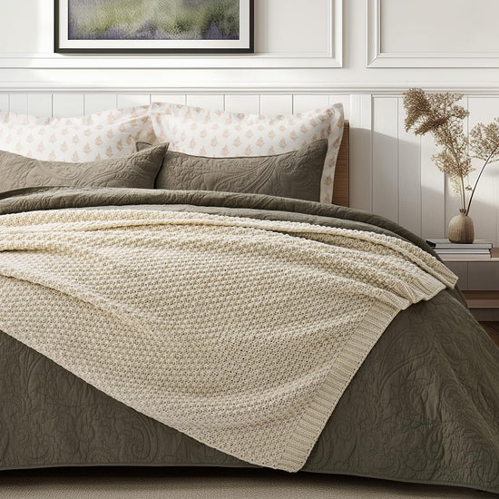 Blanket — Chunky chenille design by Evergracehome