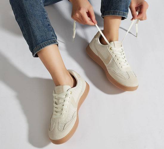 Lucky Step women's retro sneakers — classic casual walking shoes with non-slip comfort
