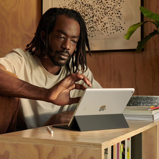 Tablet computer — 2021 Apple 10.2-inch model