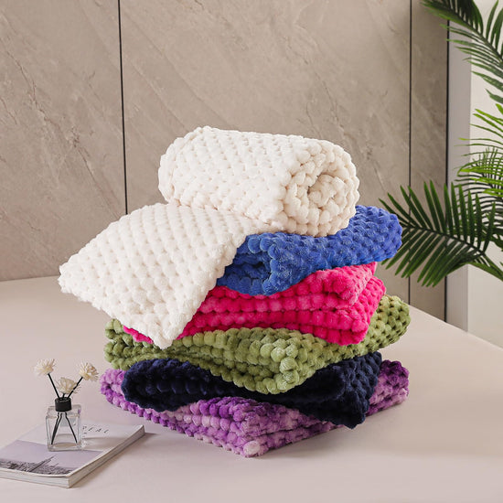 Exclusivo extra large soft fleece throw blanket - 3D clouds jacquard design