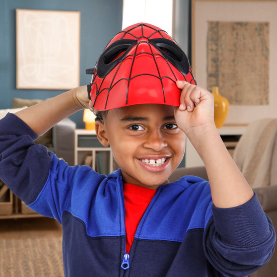 Costume mask — Light-up Spider-Man design for kids ages 5 and up